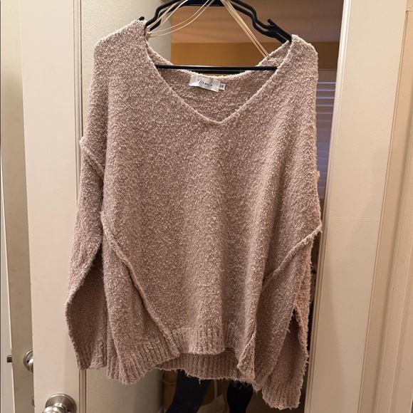 Miracle Sweaters - Miracle V-Neck Sweater in Soft Beige